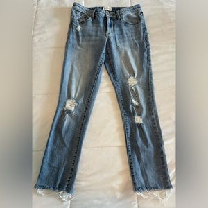 Gilded intent mid rise ankle skinny ripped jeans, like new size 26.